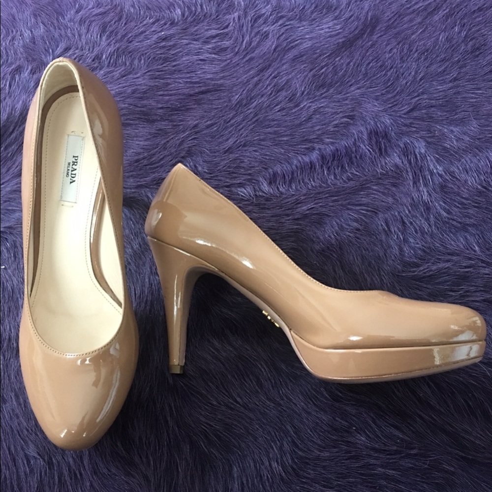Prada 4” Tan Patent Leather Platform Pump Size 38